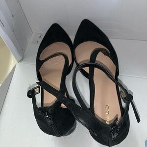 Aldo women block heels. Used 4-5 times. Size 10. Super comfortable.